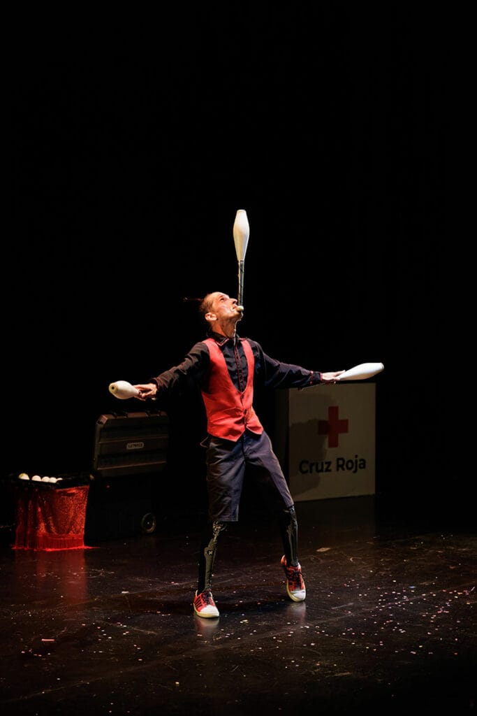 Manolo Carambolas - Artista invitado en Gala Ultramágica Cruz Roja