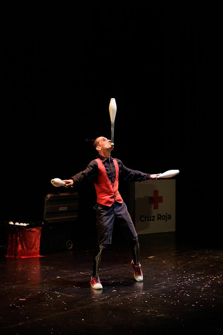 Manolo Carambolas - Artista invitado en Gala Ultramágica Cruz Roja