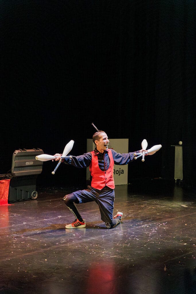 Manolo Carambolas - Clown y gestualidad solidaria