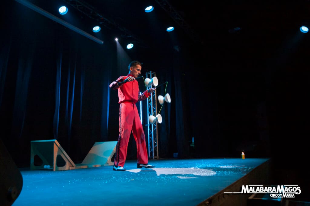 Ilusionismo y circo de vanguardia en Malabaramagos