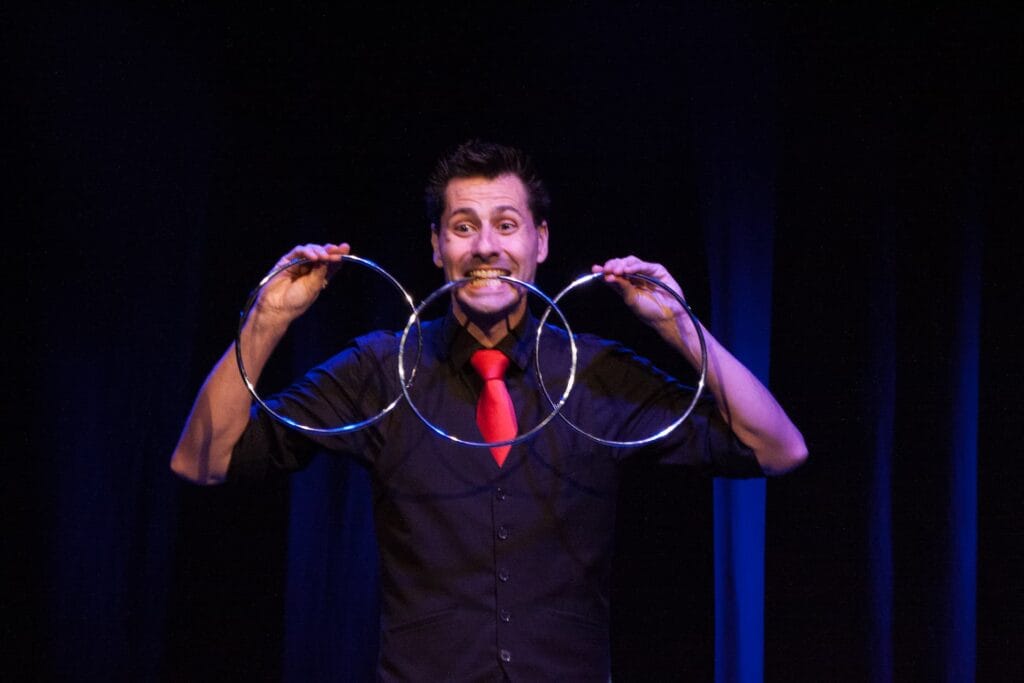 Manolo Carambolas - Espectáculo familiar Malabaramagos